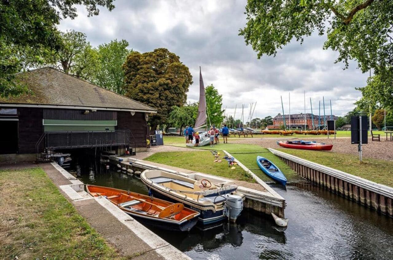 The Lensbury Resort Teddington Zewnętrze zdjęcie